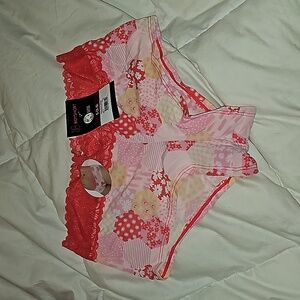 No Boundaries Nwts sz small boyshort underwear